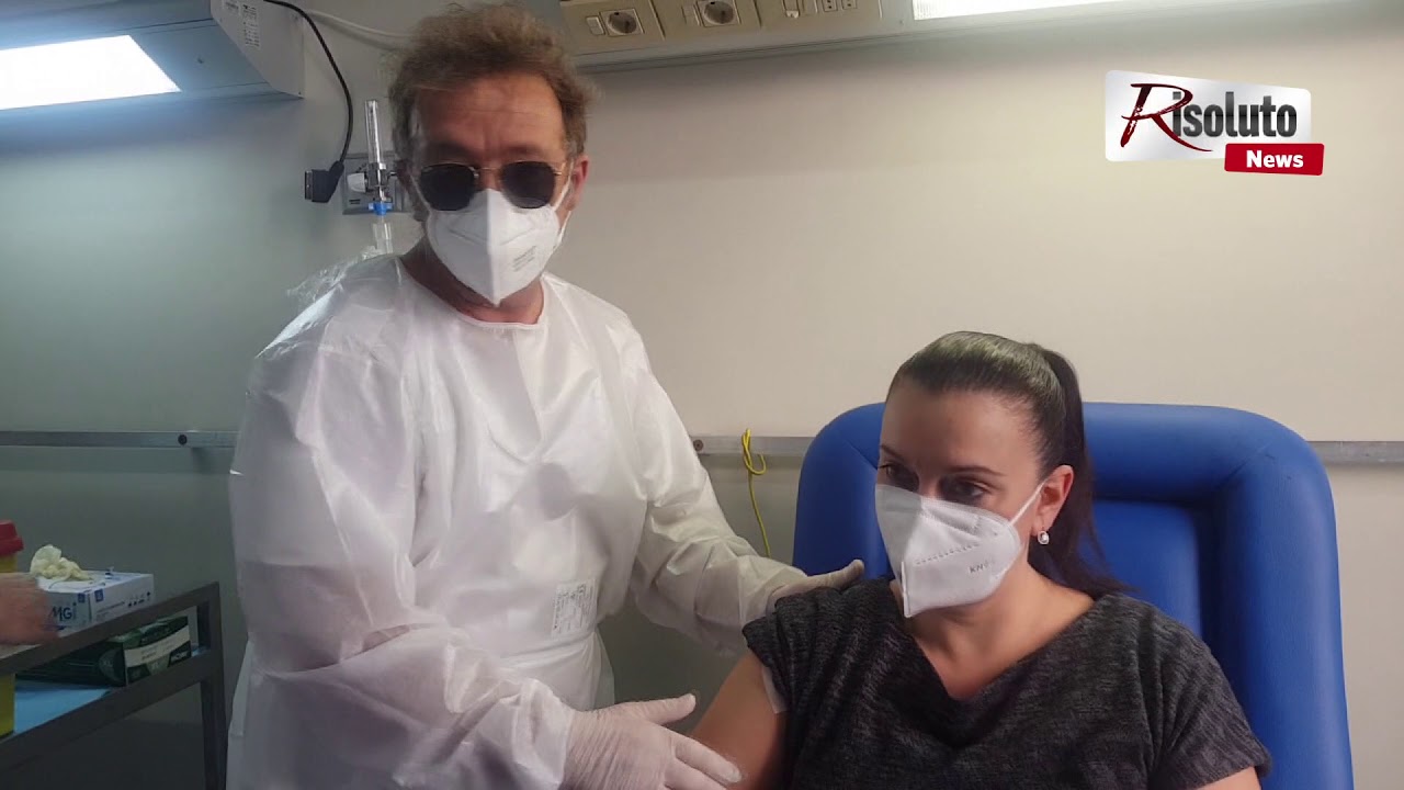 Vaccino anche per i medici "di famiglia" del Distretto, il dottore Alessi: "Siamo tutti qui anche per dire ai nostri pazienti quanto e' importante" (Video)