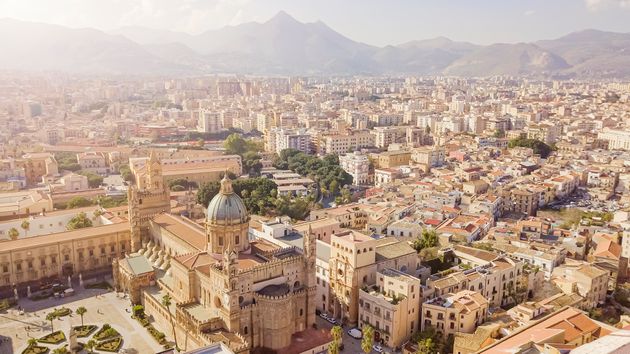 Palermo verso la zona rossa, ospedali in affanno e troppi nuovi casi al giorno