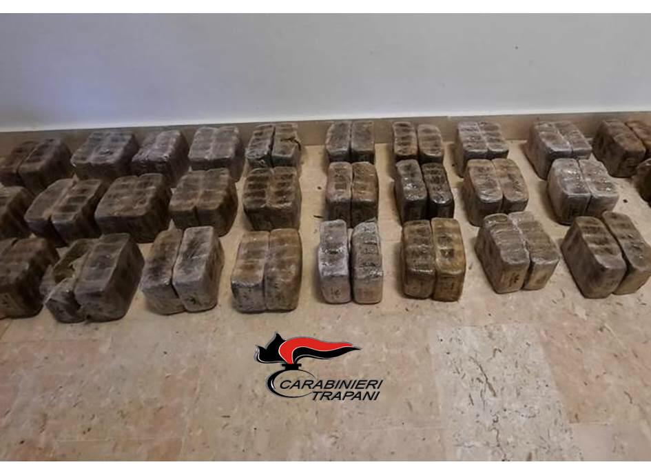 Quaranta chili di droga rinvenuta sulla spiaggia di Marsala