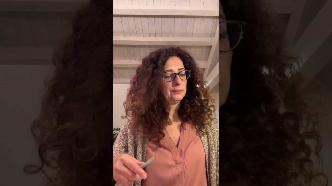 Teresa Mannino veste ancora i panni della prof in Dad:" Finalmente la Sicilia ha qualcosa in comune con la Lombardia..."