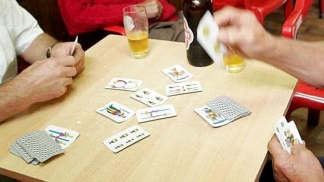 Palermo, in un garage a bere birra e a giocare a carte: oltre 7 mila euro di multa per 18 persone