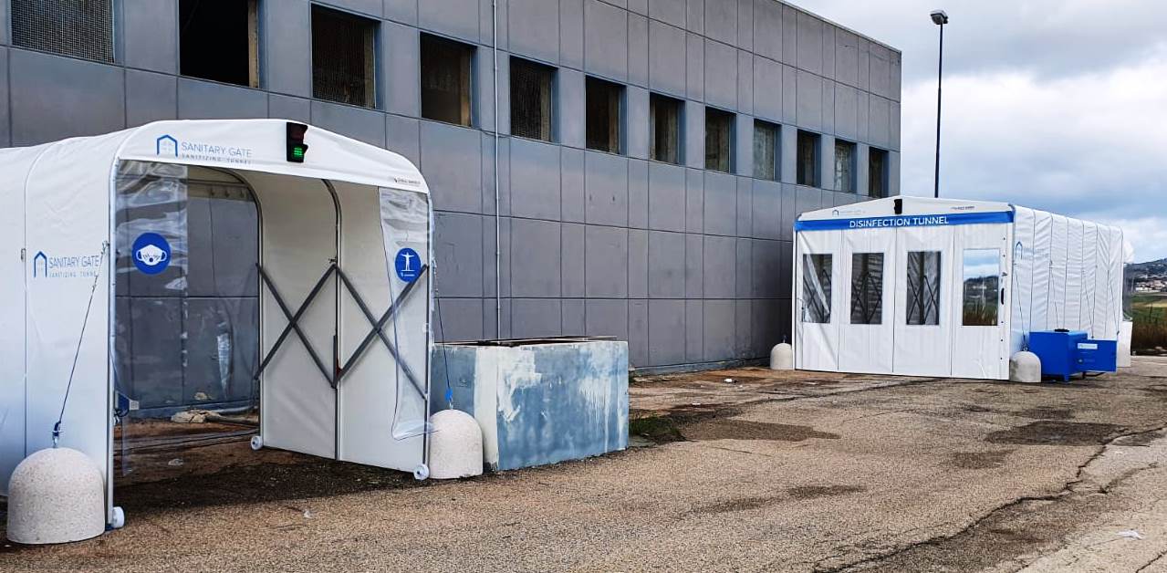 Tunnel per la disinfezione delle ambulanze e del personale 118 negli ospedali di Sciacca e Agrigento
