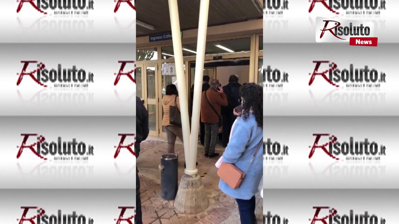 Ingresso al Giovanni Paolo II di Sciacca, il rilevamento della temperatura crea assembramento