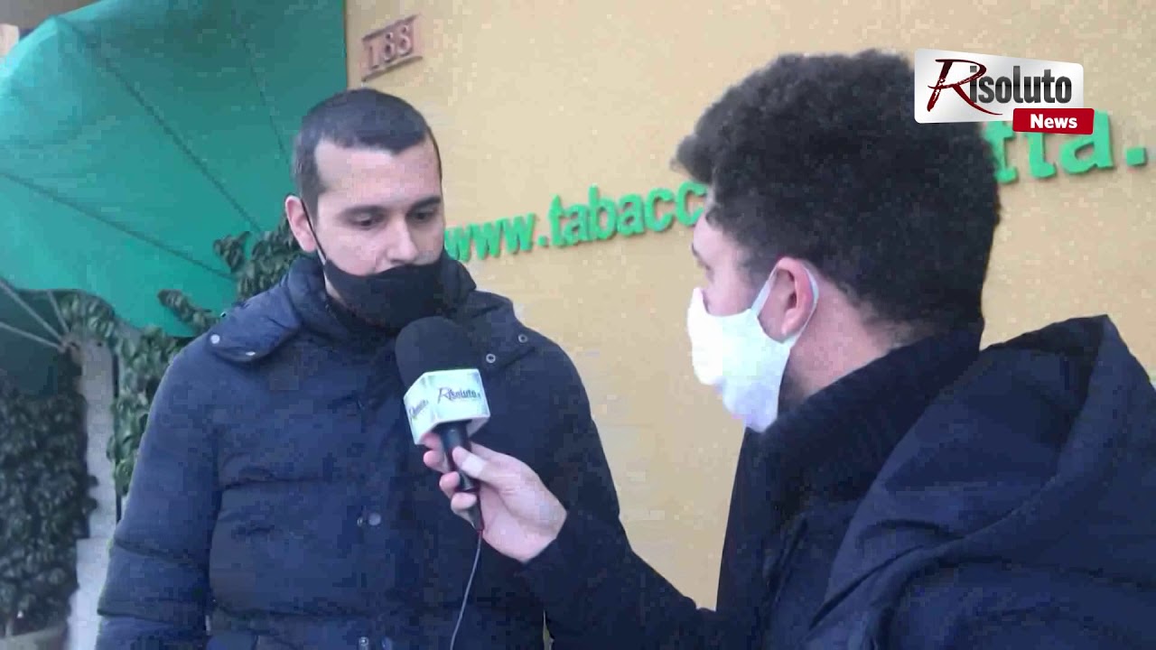 Menfi, Tabacchi Mistretta aiuta gli anziani a prenotare il vaccino (VIDEO)