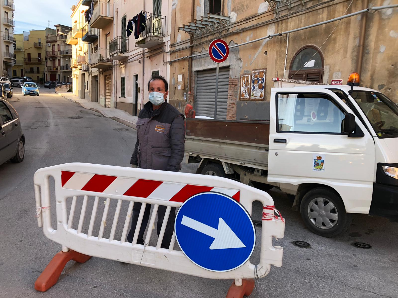 Cedimenti nella via Castello, chiusa la strada per il quartiere di San Michele