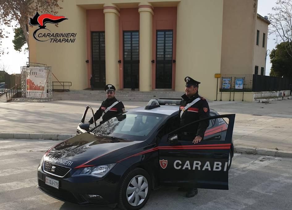 Lite al cimitero di Marsala tra i parenti del defunto e i dipendenti della ditta funebre