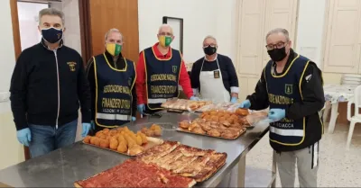 Solidarietà, noto bar di Sciacca dona tavola calda e dolci alla mensa della Solidarietà