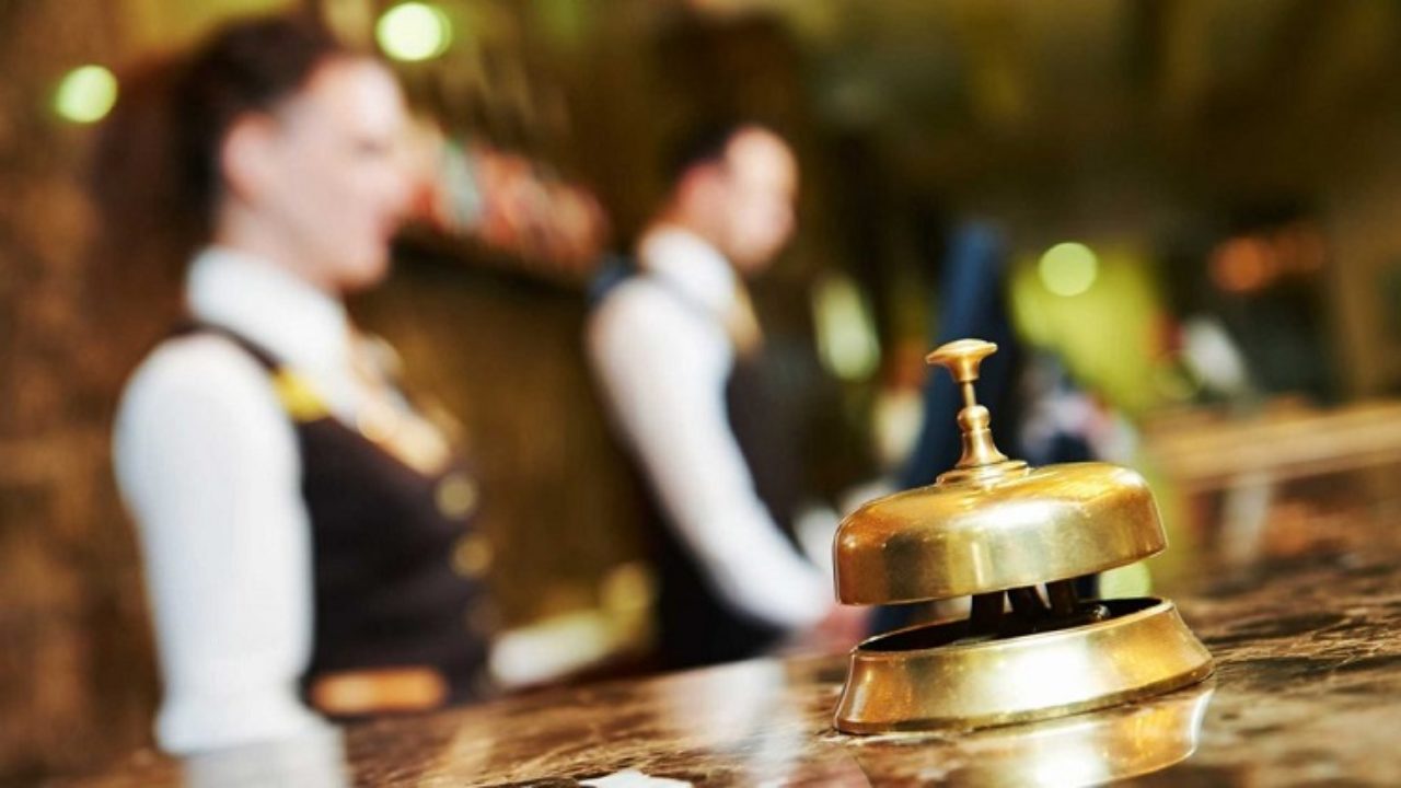 Tornano in piazza i lavoratori stagionali del turismo, raccolta firme per petizione da presentare al Senato