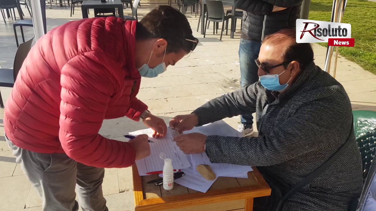 Lavoratori stagionali in piazza per una nuova petizione, l'Alsi: "Noi ancora una volta abbandonati" (Video)