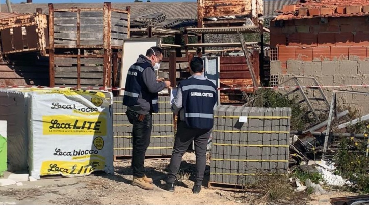 Dissequestro di materiale e attrezzature di impresa edile nell'area demaniale di contrada Muciare