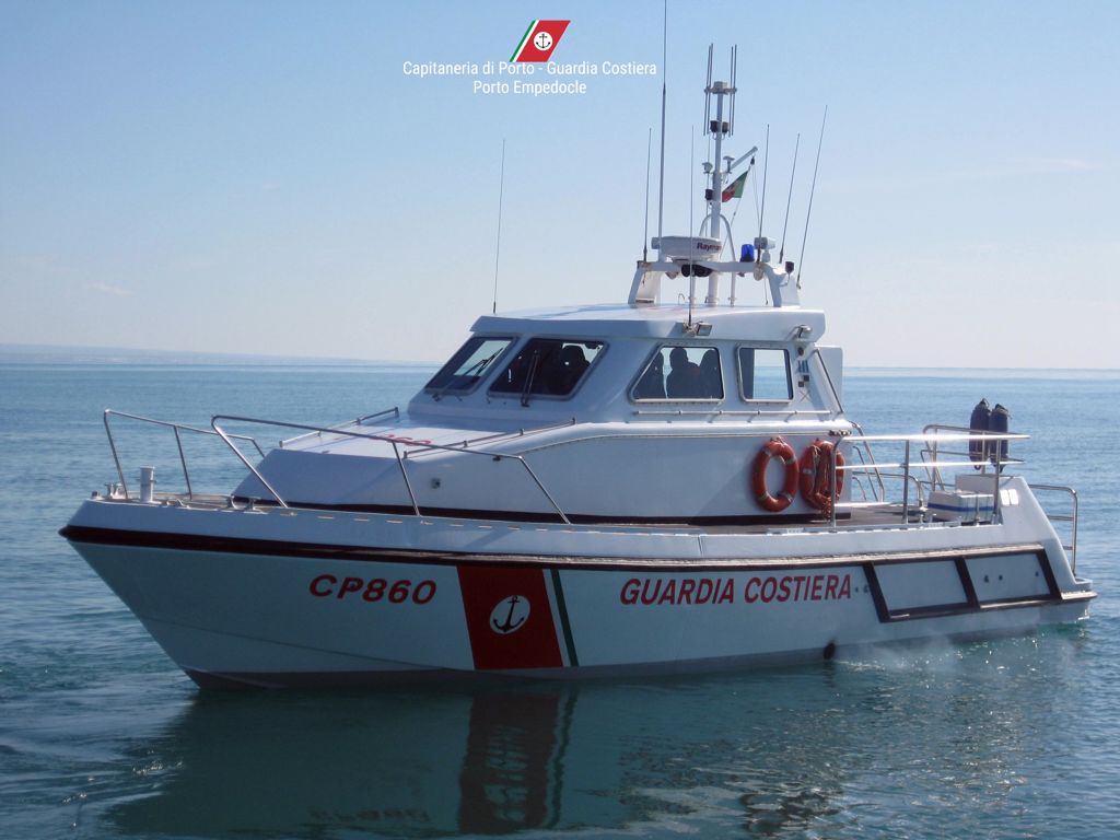 Operazioni Phoenix della Guardia Costiera, sequestrati 700 ricci e attrezzi di pesca