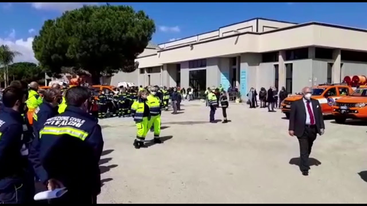 Taglio del nastro questa mattina per il centro hub vaccinazioni di Agrigento