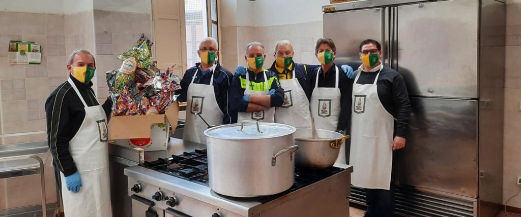 Finanzieri in congedo ai fornelli della Mensa della Solidarietà di Sciacca: "La nostra domenica dedicata a chi ha bisogno"