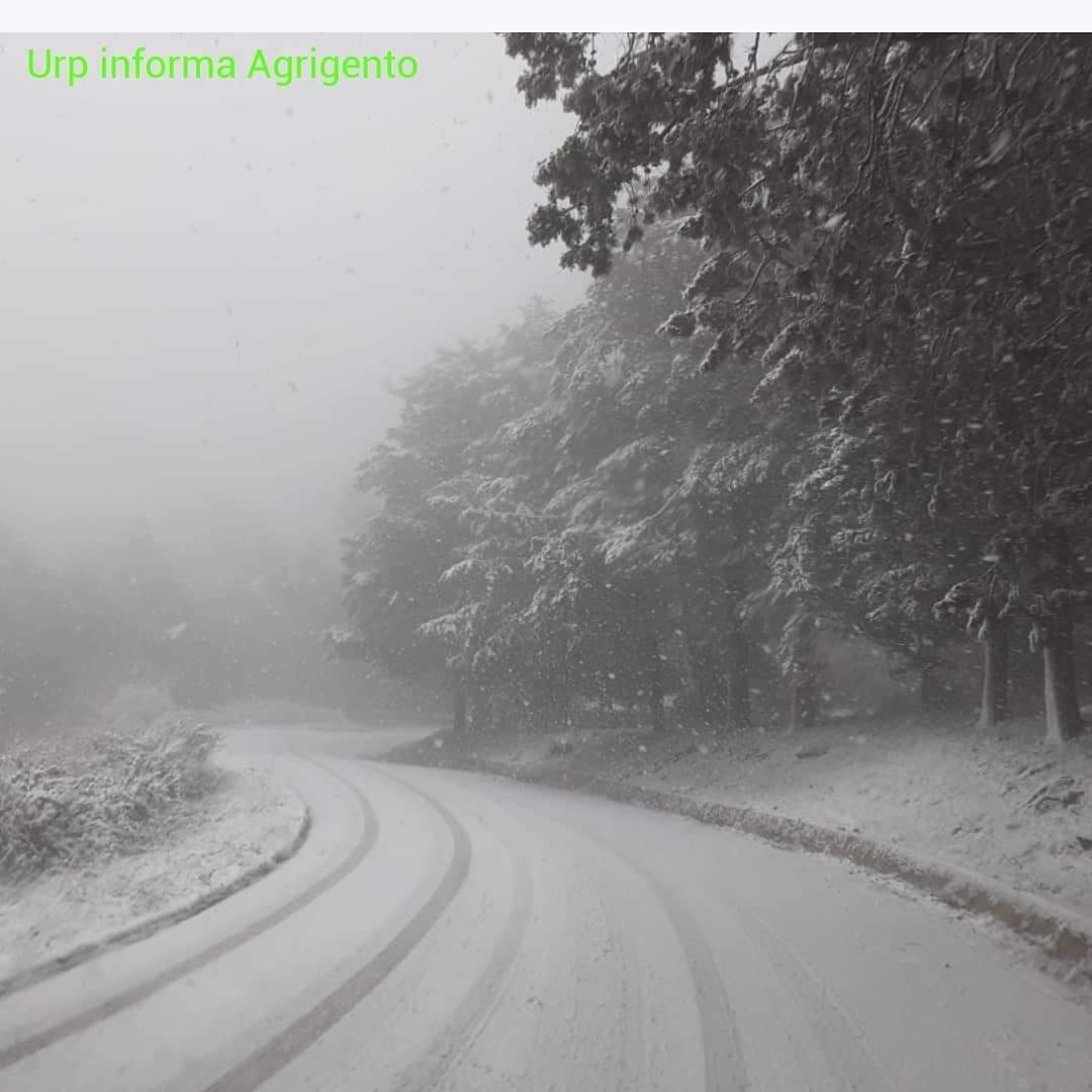 Freddo in primavera, neve anche nell'entroterra agrigentino