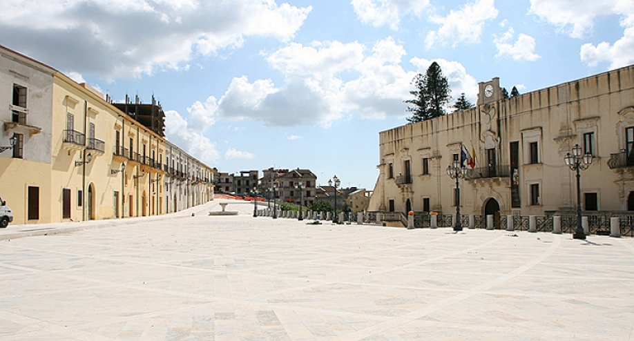 Famiglia con due bimbi positiva a Santa Margherita, il sindaco stoppa il mercato e pensa alla chiusura delle piazze e vie del centro
