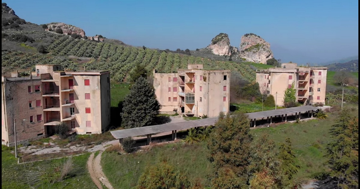 Borghi dimenticati, il Villaggio dei Ferrovieri di Raccapalumba (Video)