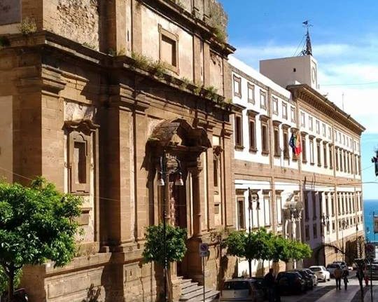Si illumina di blu la chiesa del Collegio per la Giornata per la consapevolezza sull'Autismo