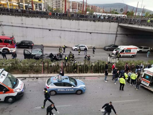 Incidente in viale Regione a Palermo, perde la vita una ragazza di 21 anni e sei feriti