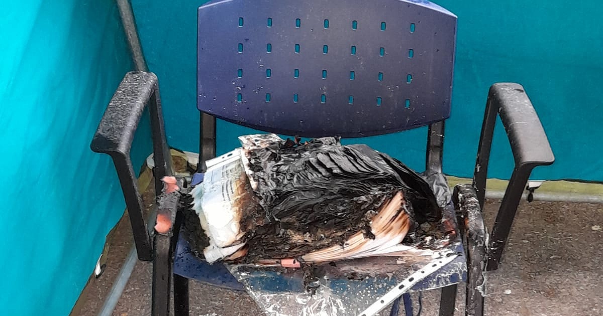Principio di incendio alla tenda della Protezione Civile del punto vaccinale di Sciacca, polizia e carabinieri sul posto