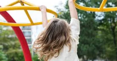 Nasce nel Ragusano la “scuola nel bosco”: bambini tra natura e apprendimento esperienziale