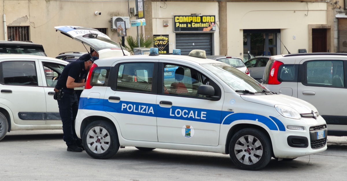 Posti di blocco della Polizia municipale a Sciacca, raffica di sanzioni