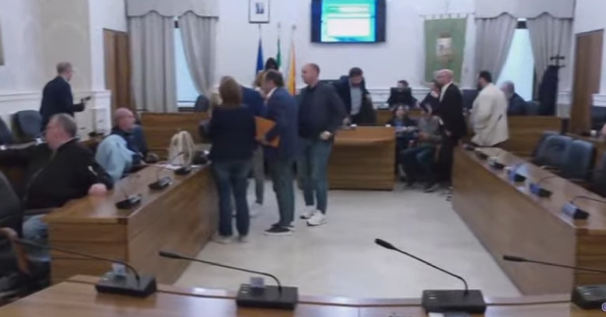 Vicenda autobottisti -Aica, caos al consiglio comunale di Sciacca per le parole del sindaco