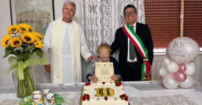 Menfi in festa per i 100 anni di nonna Dina Alesi