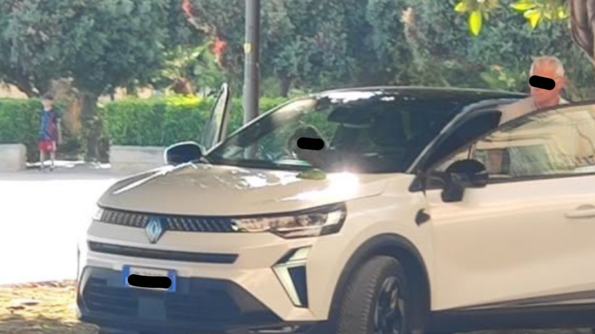 Conto da 170 euro per il parcheggio sulle aiuole a Sciacca, Sinagra: “Ma davvero telecamere ovunque”?