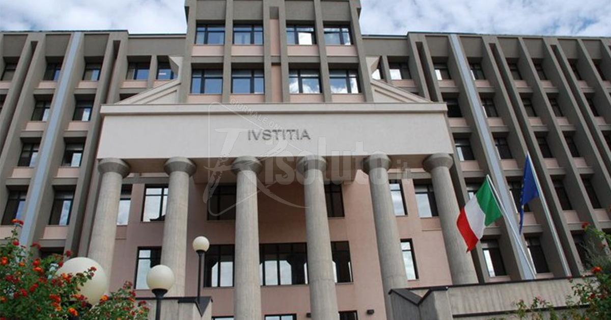 Parcometri sventrati per pochi spiccioli a Canicattì, denunciato un quarantenne
