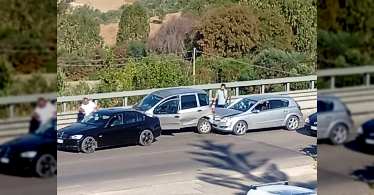 Tamponamento a catena sulla Statale 115 a Sciacca con tre vetture coinvolte