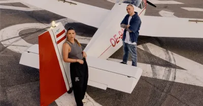 Emma e Fabri Fibra lanciano a sorpresa il singolo 'Antidroga' sul palco dei Tim Summer Hits