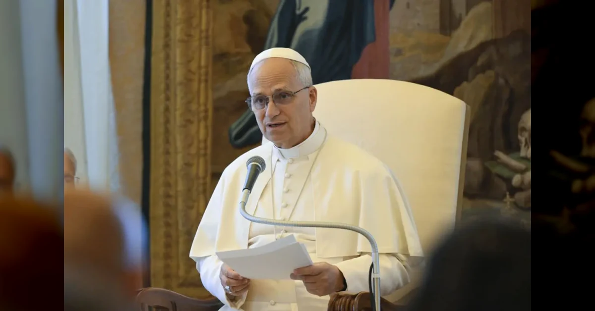 Papa Leone XIV parla al Concistoro Straordinario in Vaticano, condannando la guerra