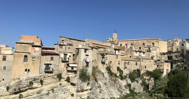 A Burgio rubati 1400 metri di cavi della pubblica illuminazione, lasciata una strada al buio