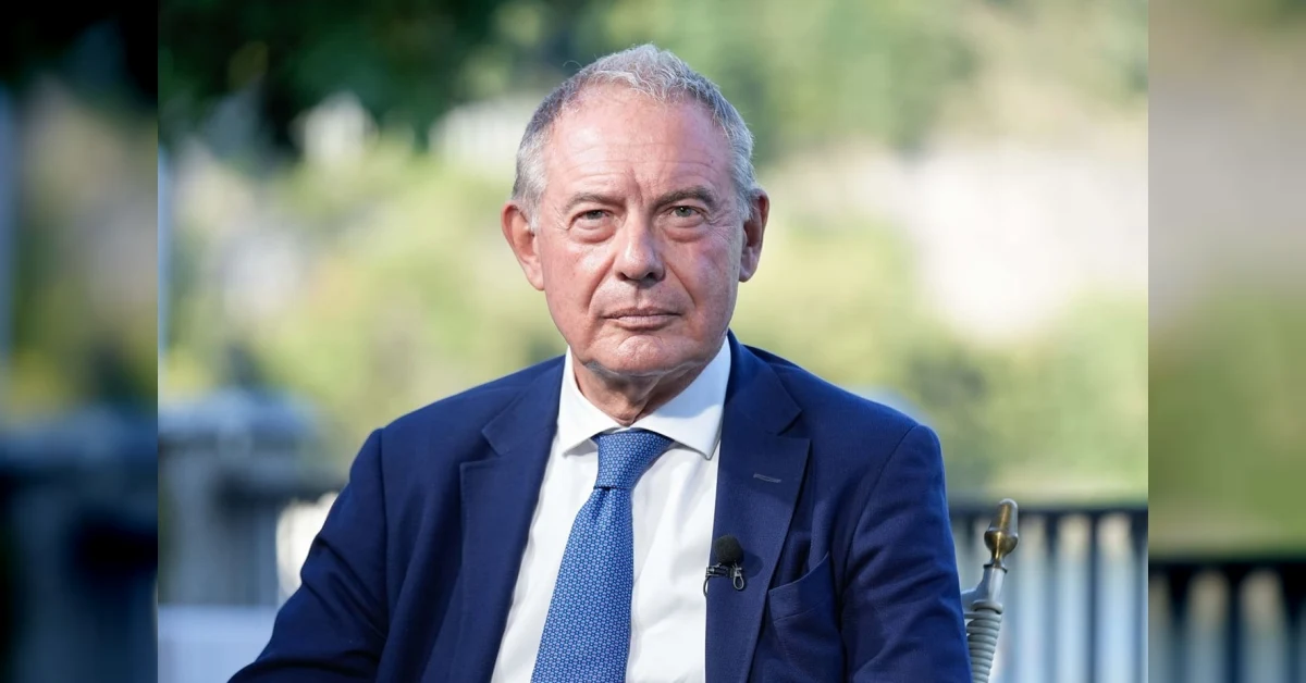 Il ministro Adolfo Urso convoca le compagnie petrolifere per accelerare la riduzione dei prezzi dei carburanti in Italia.