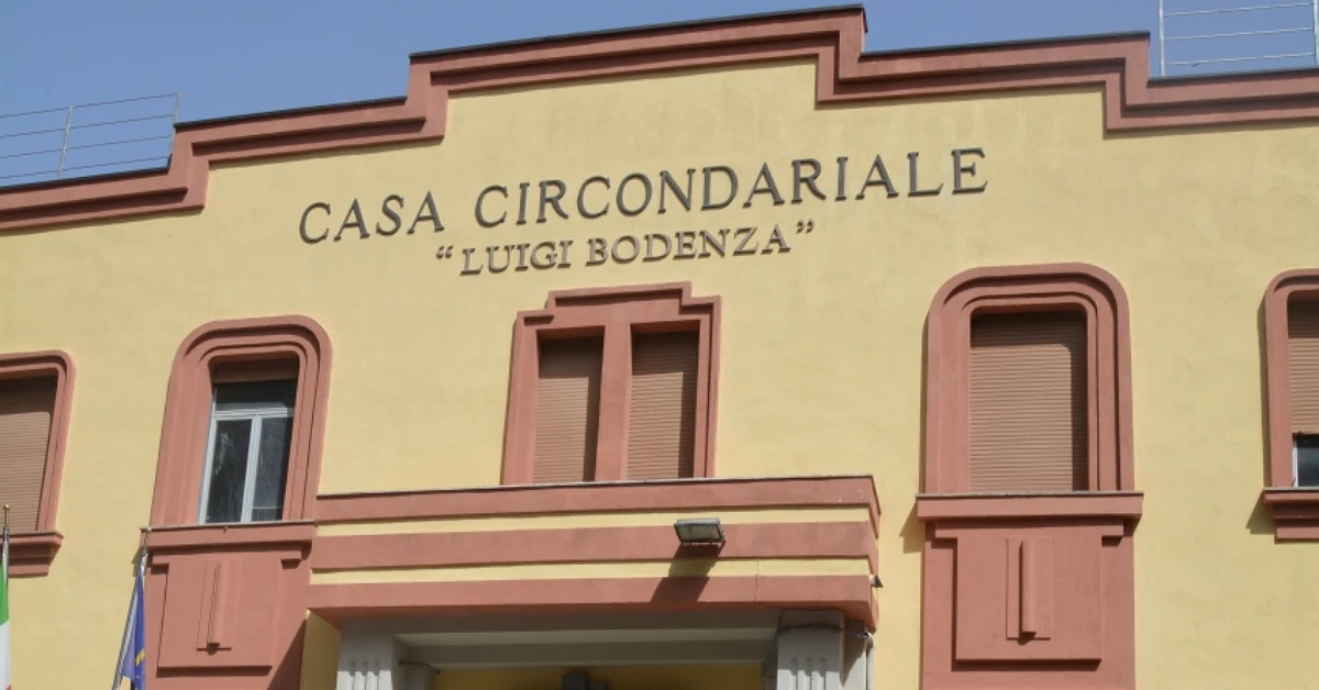 Tentativo di evasione nel carcere di Enna, detenuto ferito dopo la caduta dal muro di cinta