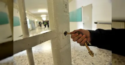 Detenuto honduregno trovato morto in cella a Prato: disposta autopsia sulle cause del decesso