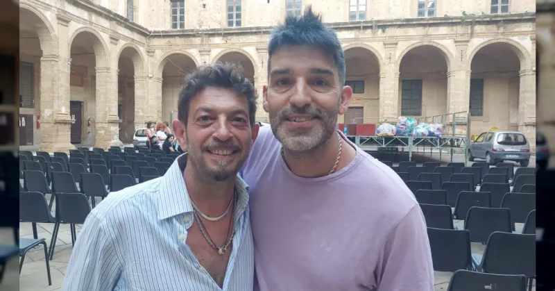 "Pou Pazzi", il nuovo spettacolo di Cine Micron: viaggio tra emozioni e follia creativa all'Atrio Inferiore del Comune di Sciacca