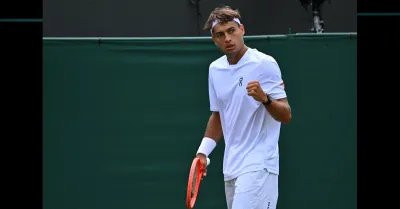 Flavio Cobolli e Jasmine Paolini accedono agli ottavi di Wimbledon 2026, atteso il rientro di Sinner