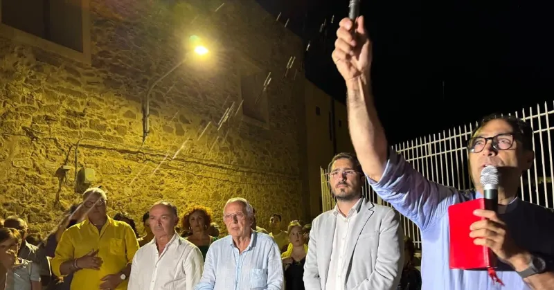 Sciacca, inaugurata la scala artistica di via Pietre Cadute