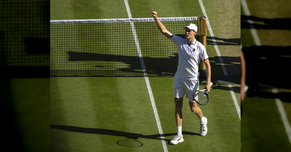 Jannik Sinner batte Mochizuki e festeggia il passaggio ai quarti di Wimbledon 2026, quinta volta consecutiva