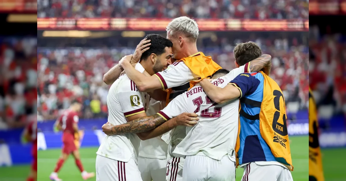Mikel Merino celebra il gol del 1-0 contro il Portogallo agli ottavi del Mondiale 2026, con Cristiano Ronaldo in lacrime sullo sfondo