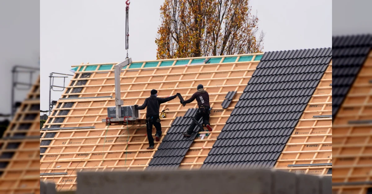 Edificio condominiale con progetto di sopraelevazione all'ultimo piano e indennizzo ai condomini