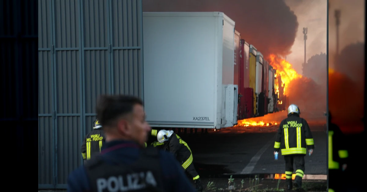 Incendio al deposito BRT di Milano Bovisa, fumo nero e vigili del fuoco al lavoro