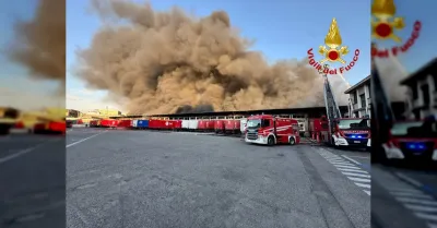 Incendio al deposito Bartolini di Milano divampa su 8 mila metri quadri