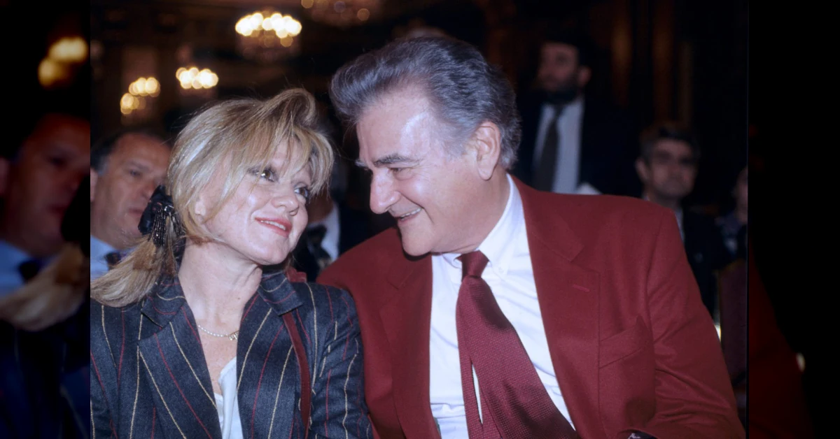 Teddy Reno compie 100 anni: foto celebra il cantante e produttore discografico, simbolo della musica italiana