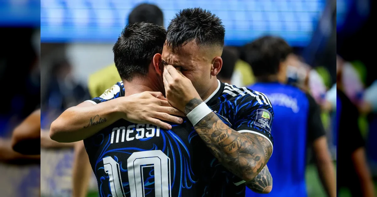 Lautaro Martinez esulta dopo il gol al 92' che ribalta l'Inghilterra, Argentina in finale mondiale contro la Spagna