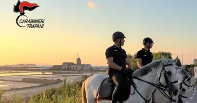 Marsala, controlli straordinari dei carabinieri con pattuglia a cavallo