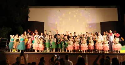 Il Segreto dell’Albero conquista il pubblico a Sciacca: successo per il musical dei giovani talenti di Skenè Academy