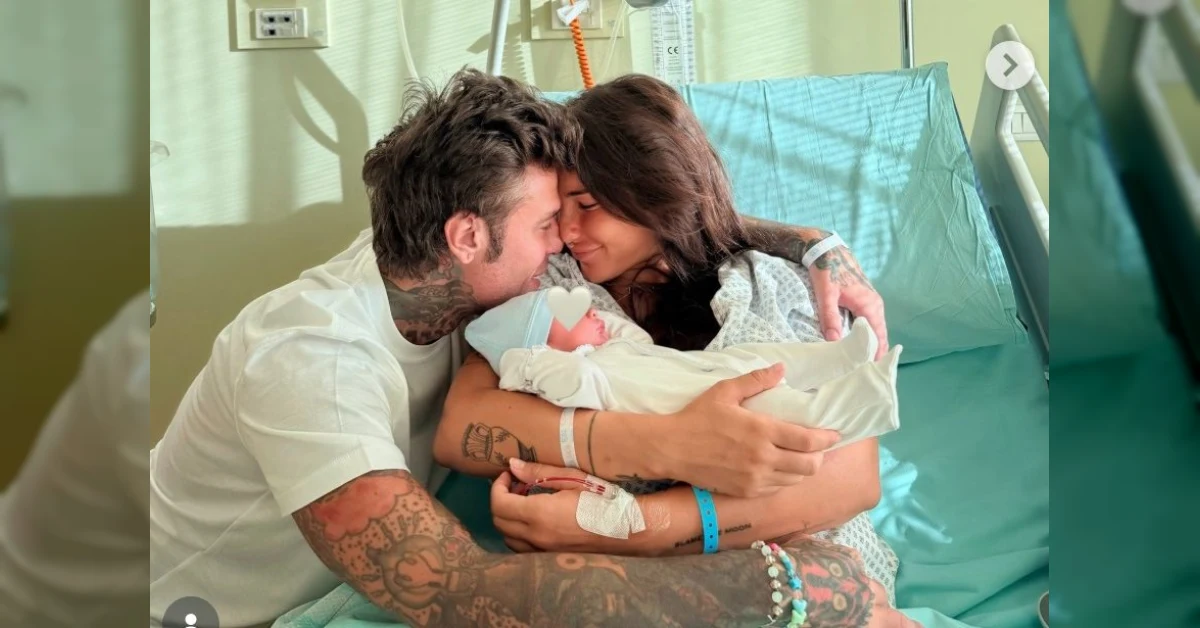 Fedez abbraccia Giulia Honegger e il neonato Edoardo Lupo in una foto intima