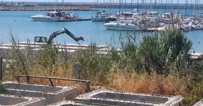 Tornano ruspe e operai a Riva Nord, primi interventi per riattivare il cantiere del porto di Sciacca